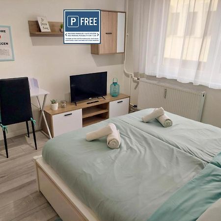 Aweshome City Apartment - 3 Bedrooms And Free Parking Debrecen Exterior foto