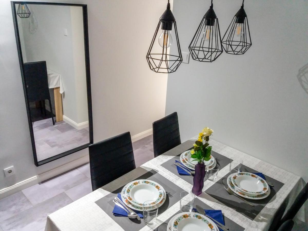 Aweshome City Apartment - 3 Bedrooms And Free Parking Debrecen Exterior foto