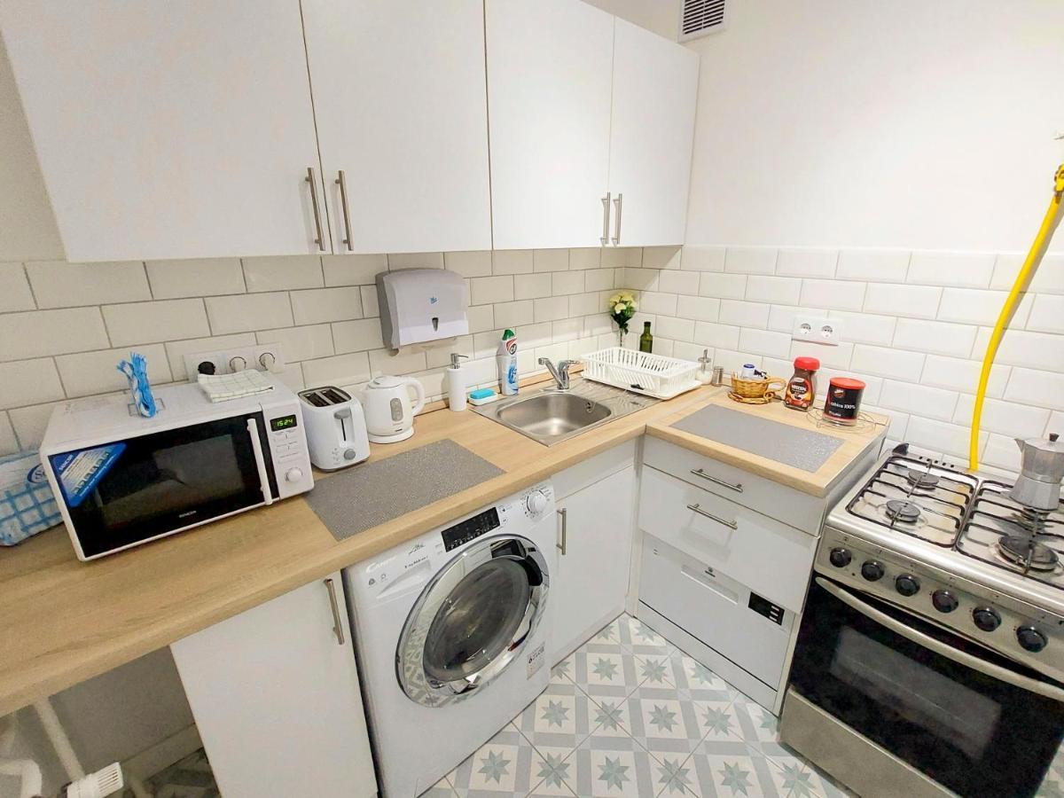 Aweshome City Apartment - 3 Bedrooms And Free Parking Debrecen Exterior foto