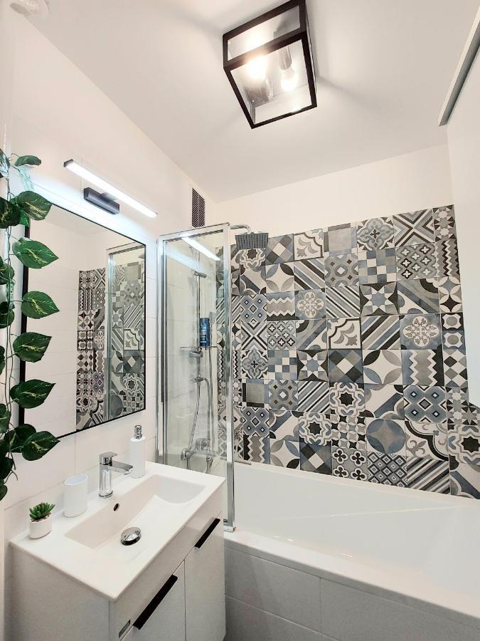 Aweshome City Apartment - 3 Bedrooms And Free Parking Debrecen Exterior foto