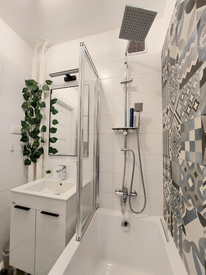Aweshome City Apartment - 3 Bedrooms And Free Parking Debrecen Exterior foto