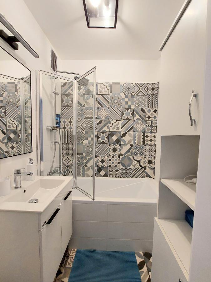 Aweshome City Apartment - 3 Bedrooms And Free Parking Debrecen Exterior foto