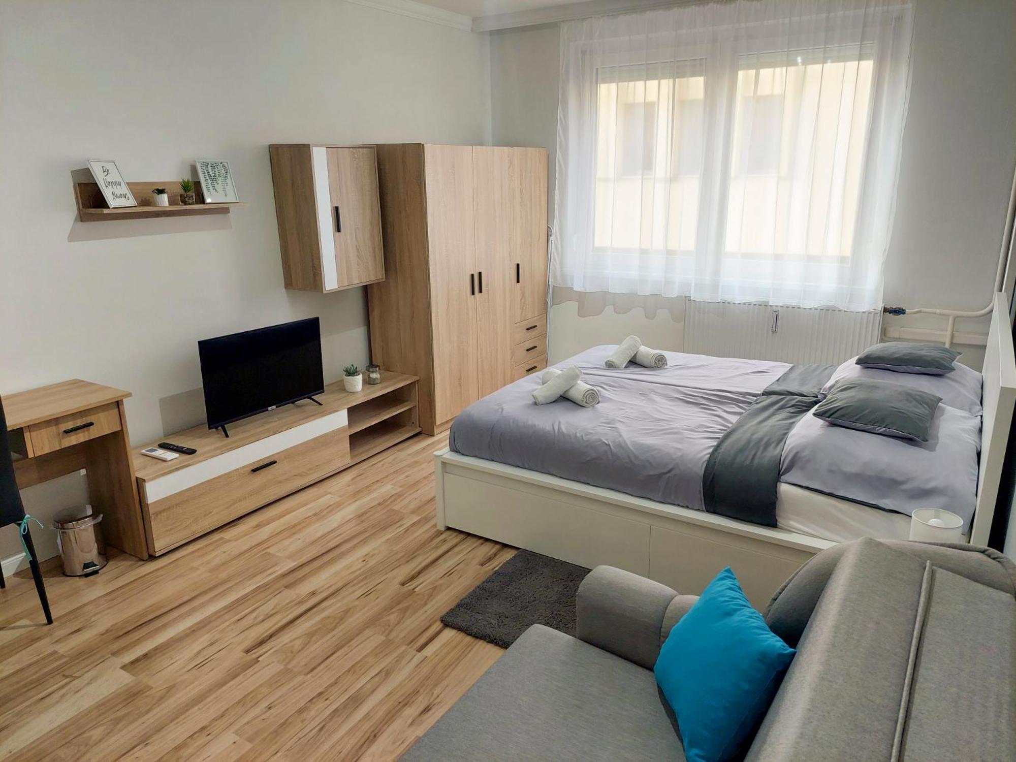 Aweshome City Apartment - 3 Bedrooms And Free Parking Debrecen Exterior foto