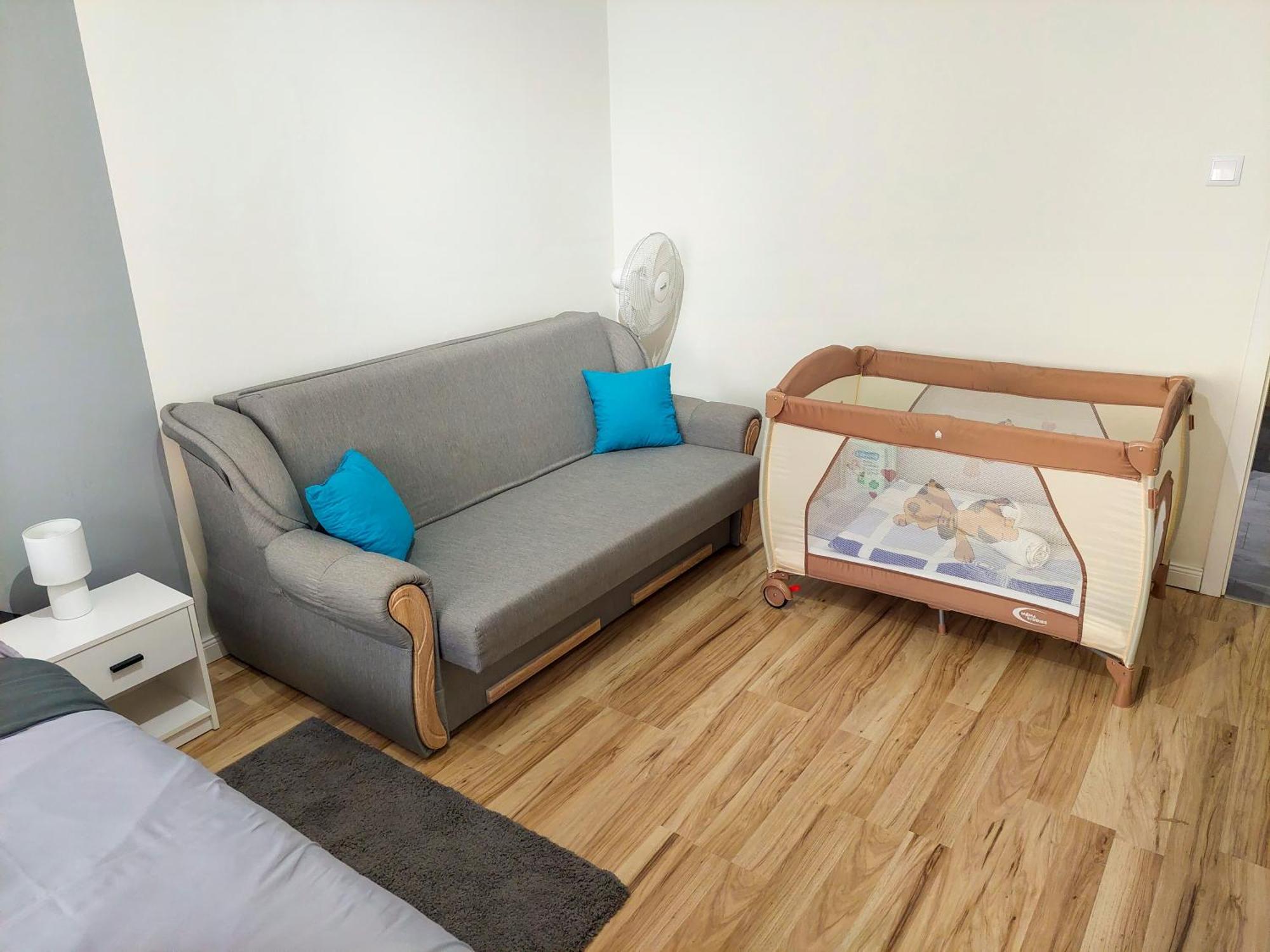 Aweshome City Apartment - 3 Bedrooms And Free Parking Debrecen Exterior foto